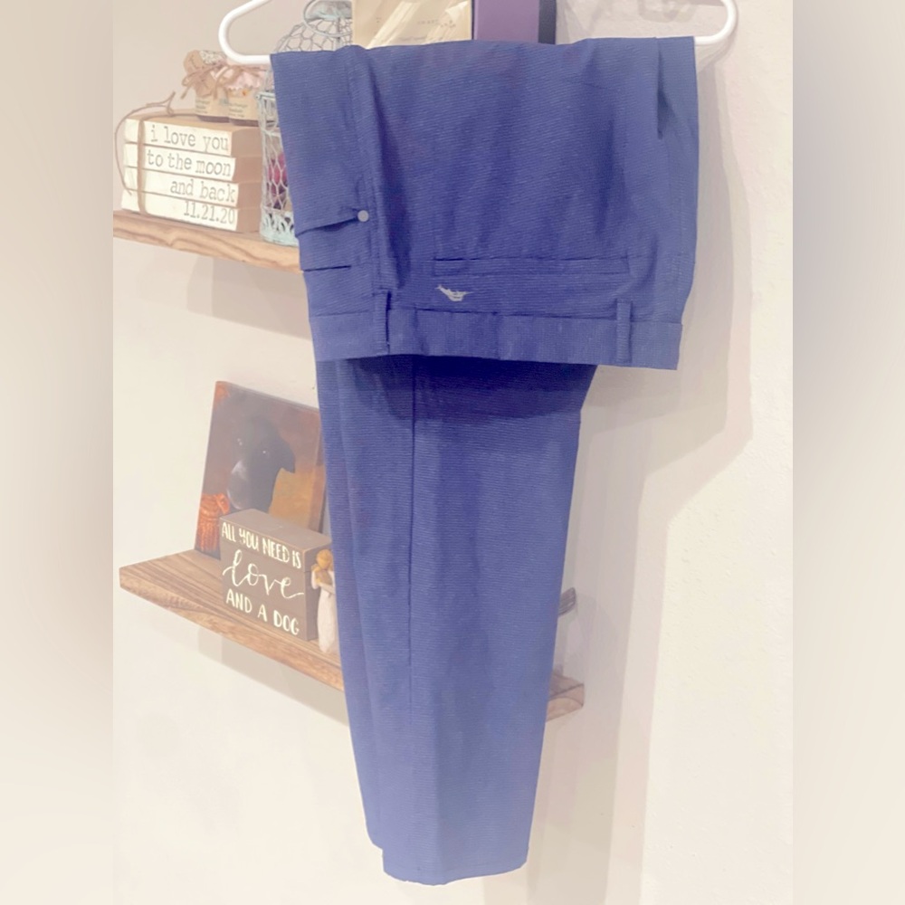 Tommy Bahama/ 34/30/ shimmery blue checkered pattern